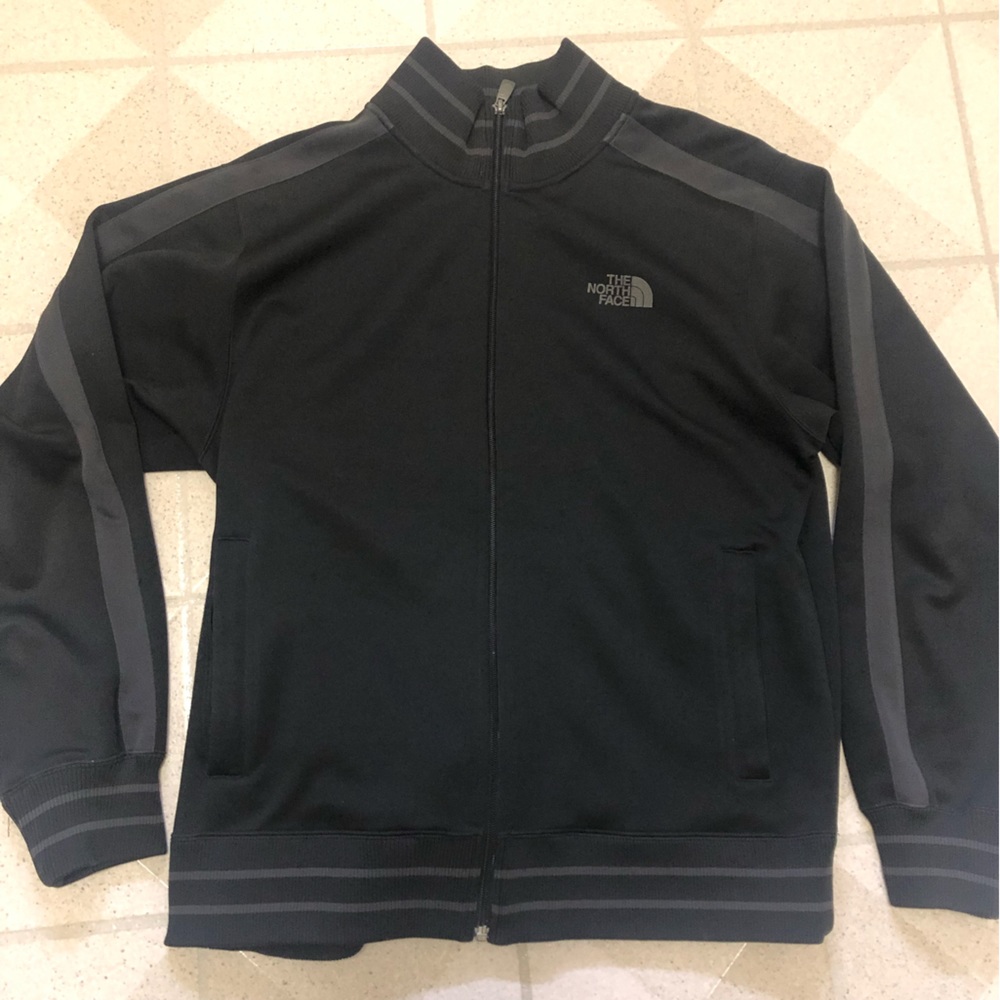 Mens North Face track jacket. Size medium.